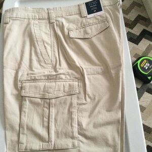 Men’s cargo beige short brand new  /tags